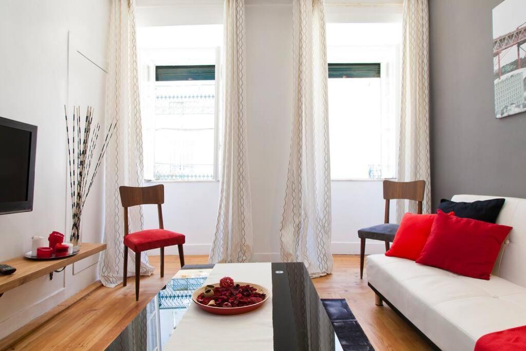 Lisbon Sant'Anna Apartments Экстерьер фото